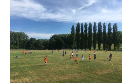 Egalement une centaine d'enfant au Festi Foot à Cauvigny